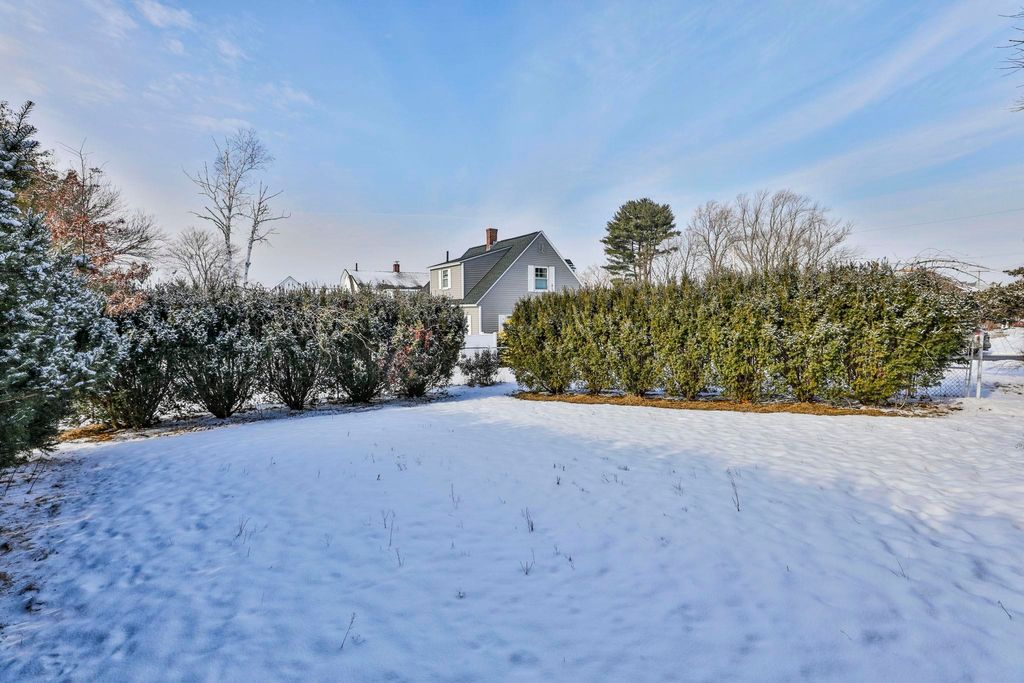 Photo of 112 Mammoth Road, Manchester, NH 03109 (MLS # 5073231)