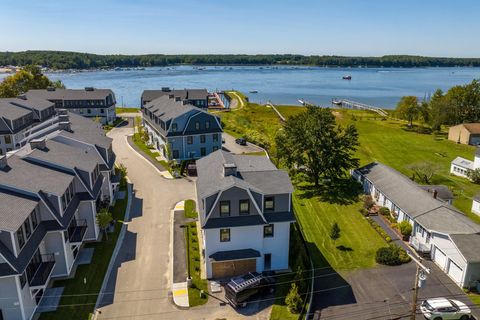2 LITTLE BAY Drive Dover NH 03820