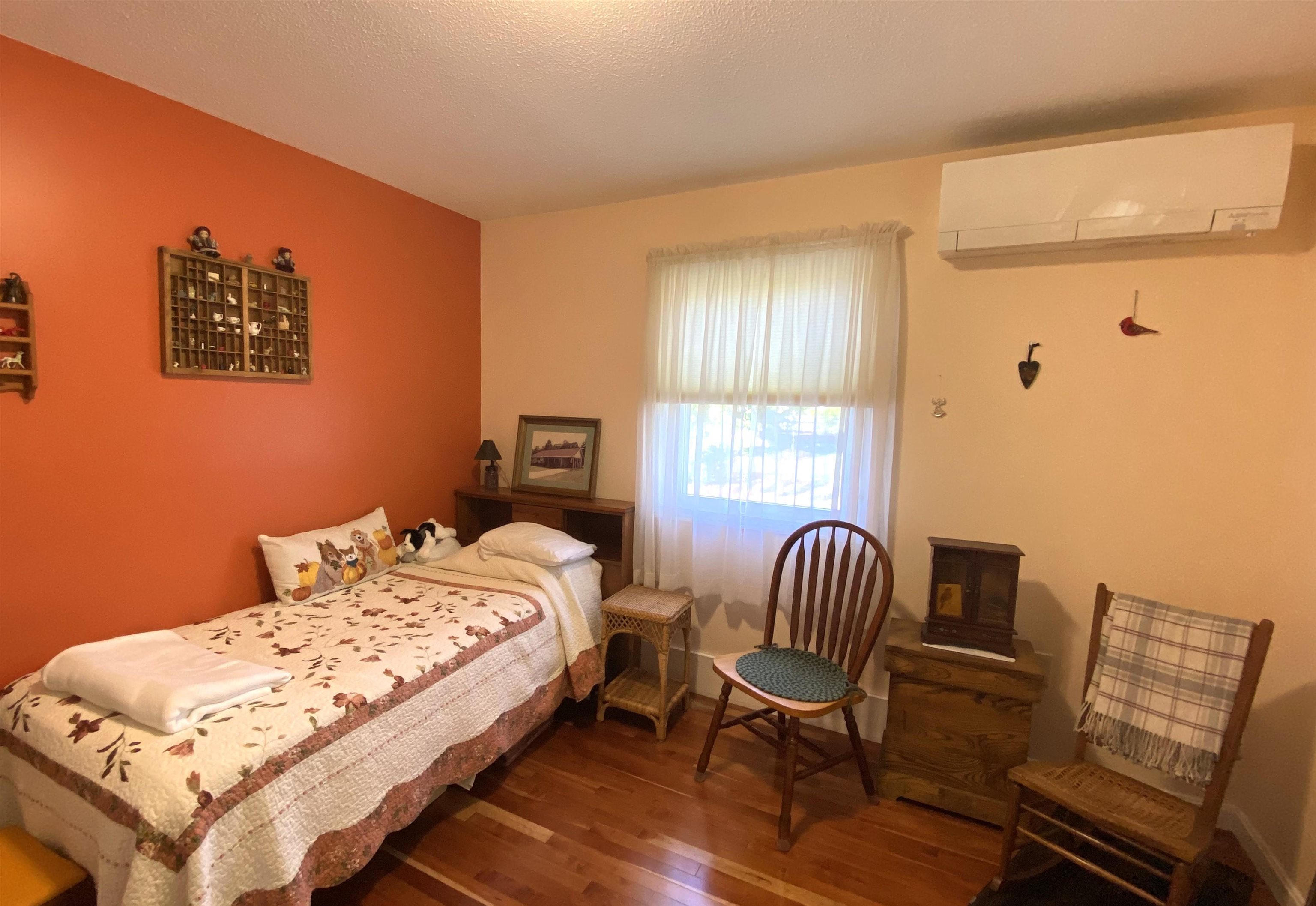 Middlebury, Vermont 05753, United States, 2 Bedrooms Bedrooms, ,1 BathroomBathrooms,Residential,Active,223700