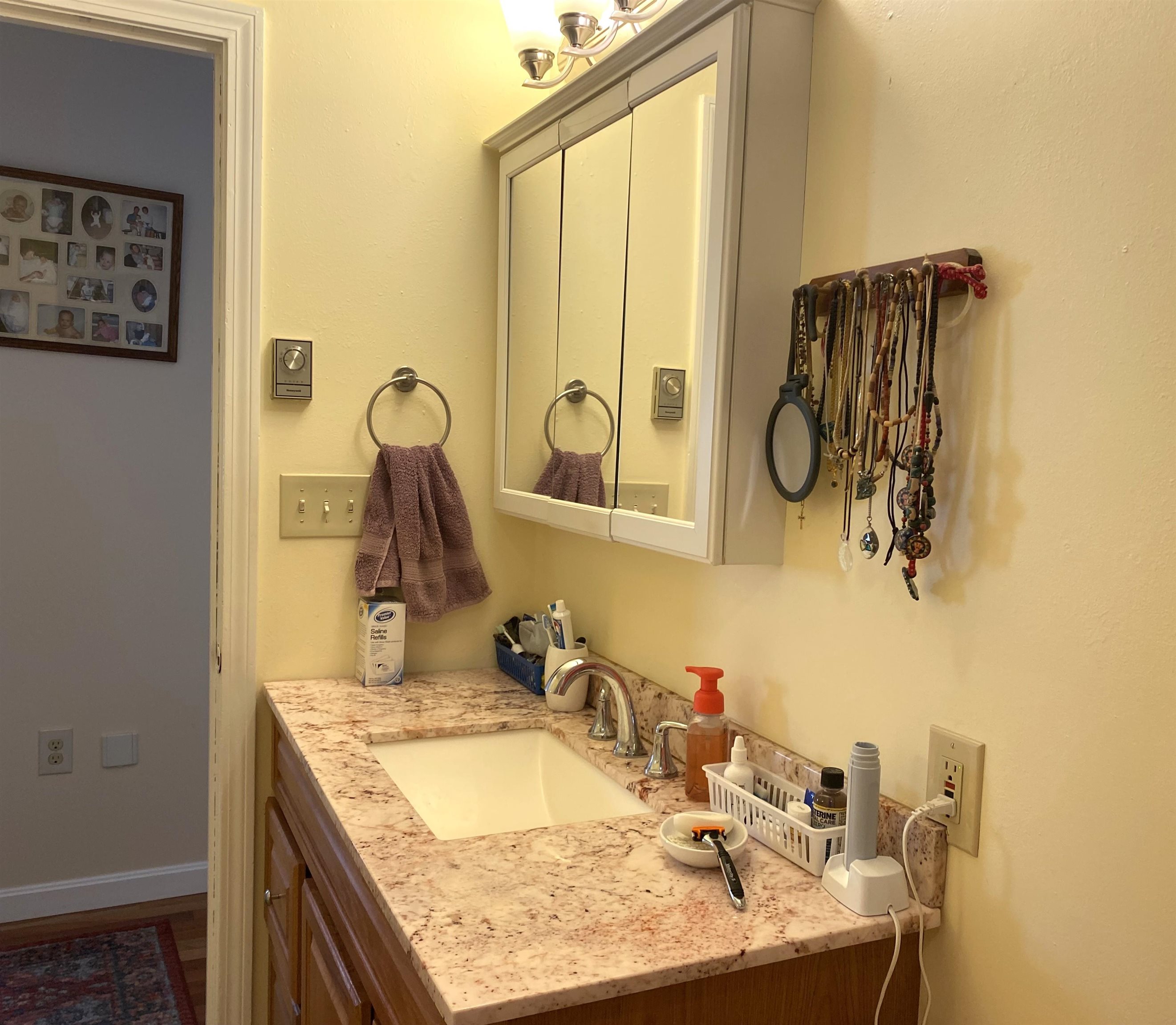 Middlebury, Vermont 05753, United States, 2 Bedrooms Bedrooms, ,1 BathroomBathrooms,Residential,Active,223700