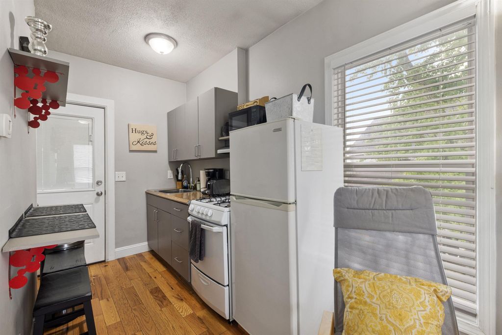 Photo of 792 Grove Street #5, Manchester, NH 03103 (MLS # 5067707)