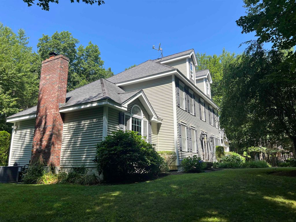 Photo of 4 Felicia Drive, Newton, NH 03858 (MLS # 5089546)