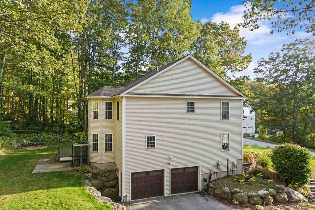 Photo of 4 Forest Hills Drive, Hooksett, NH 03106 (MLS # 5063454)