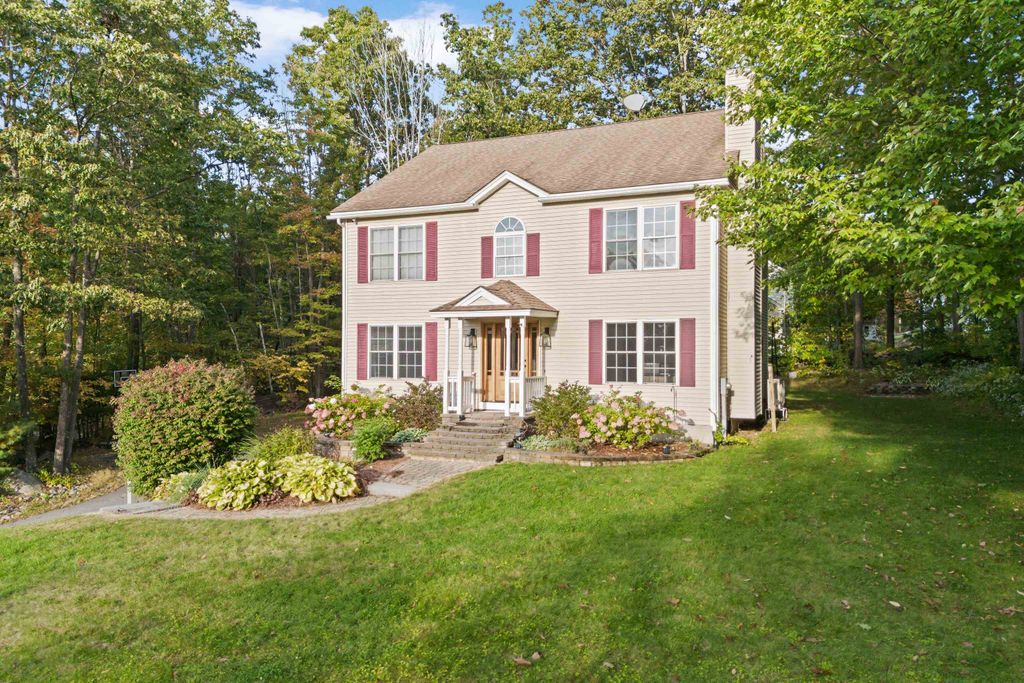 Photo of 4 Forest Hills Drive, Hooksett, NH 03106 (MLS # 5063454)