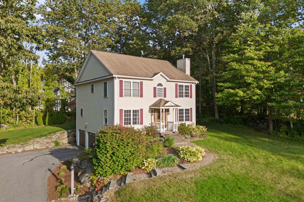 Photo of 4 Forest Hills Drive, Hooksett, NH 03106 (MLS # 5063454)