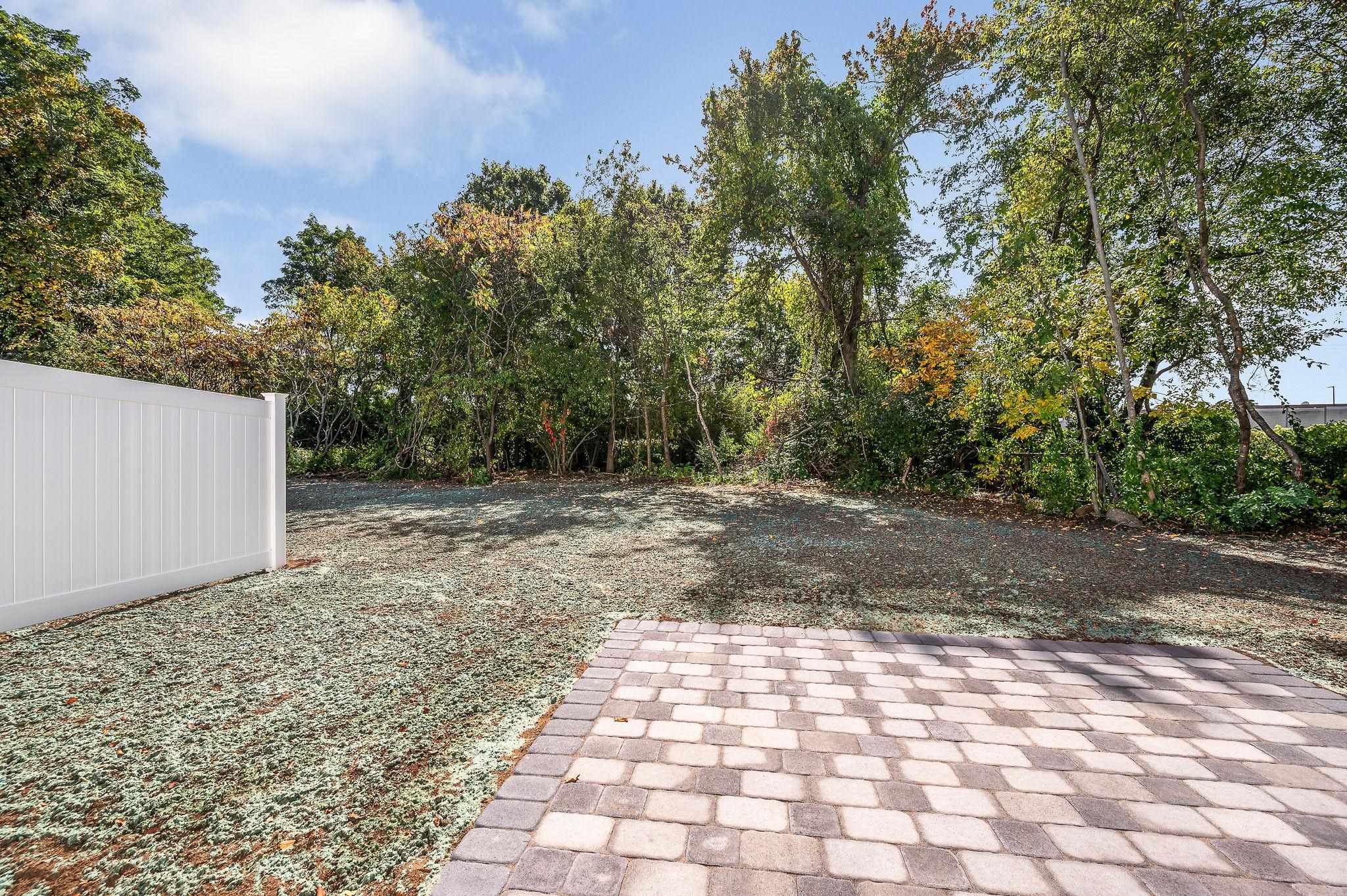 38 Rocks Road Unit 1