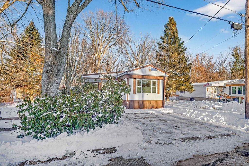 Photo of 28 Stevens Drive, Concord, NH 03301 (MLS # 5074520)