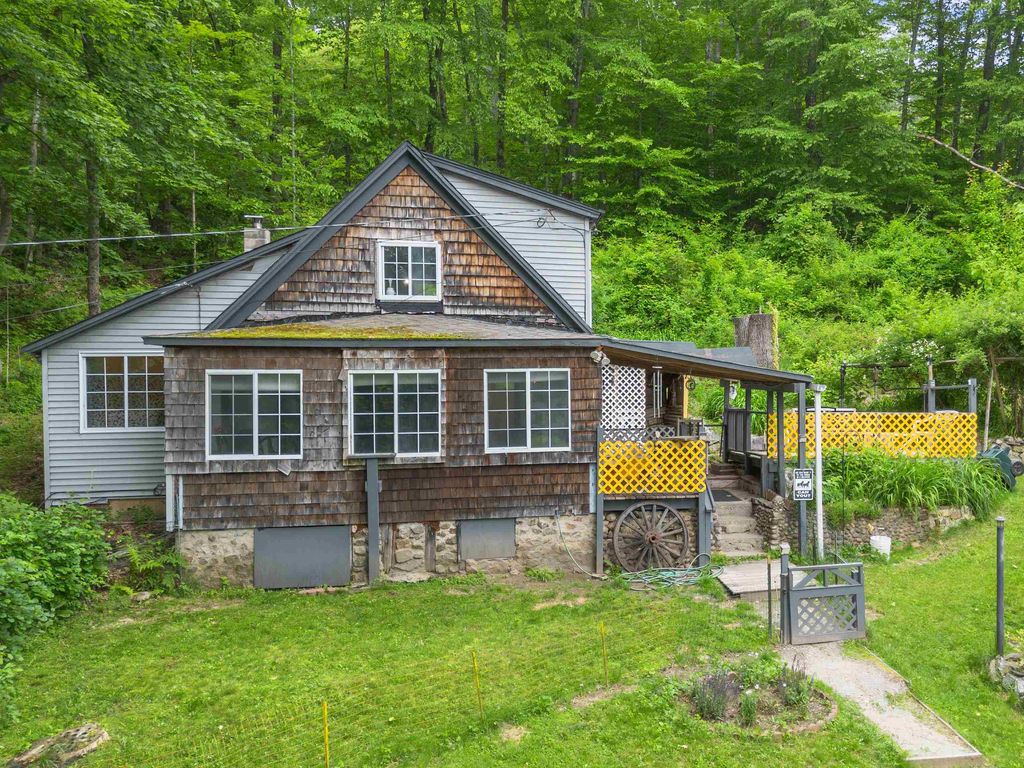 Photo of 236 North Main Street, Franklin, NH 03235 (MLS # 5047117)