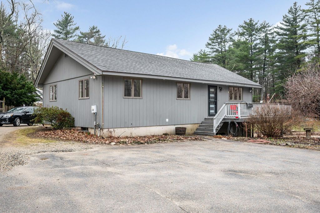 Photo of 117 Stage Road, Hampstead, NH 03841 (MLS # 5081910)