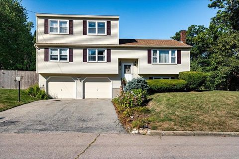 Photo of 15 Lindstrom Lane, Manchester, NH 03104 (MLS # 5087660)