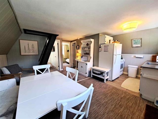 25 Red Sleigh Road 9