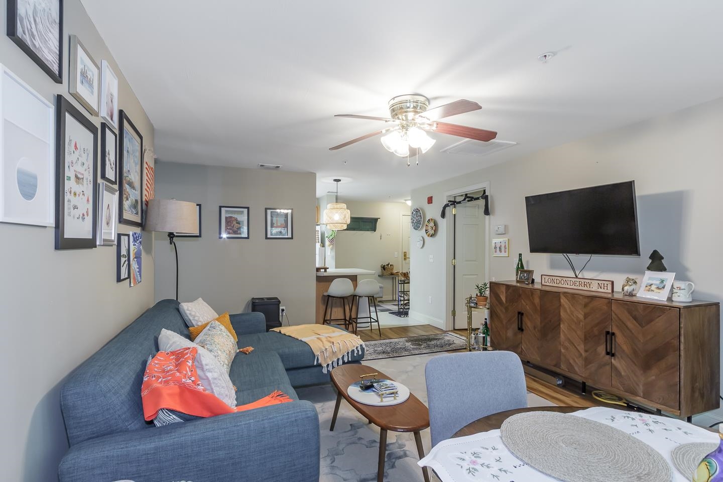 Londonderry, New Hampshire 03053, United States, 2 Bedrooms Bedrooms, ,2 BathroomsBathrooms,Residential,Pending,153250