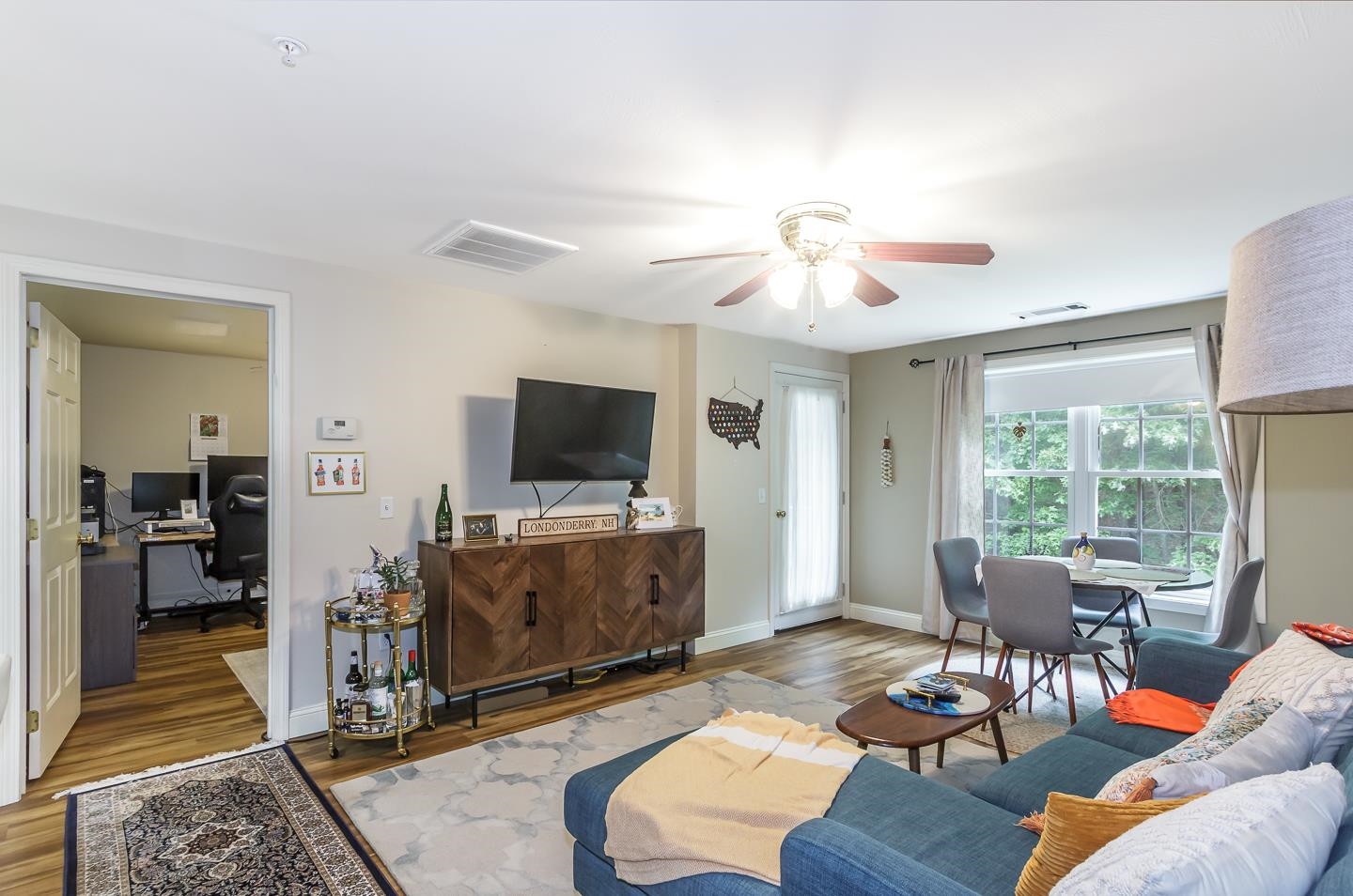 Londonderry, New Hampshire 03053, United States, 2 Bedrooms Bedrooms, ,2 BathroomsBathrooms,Residential,Pending,153250