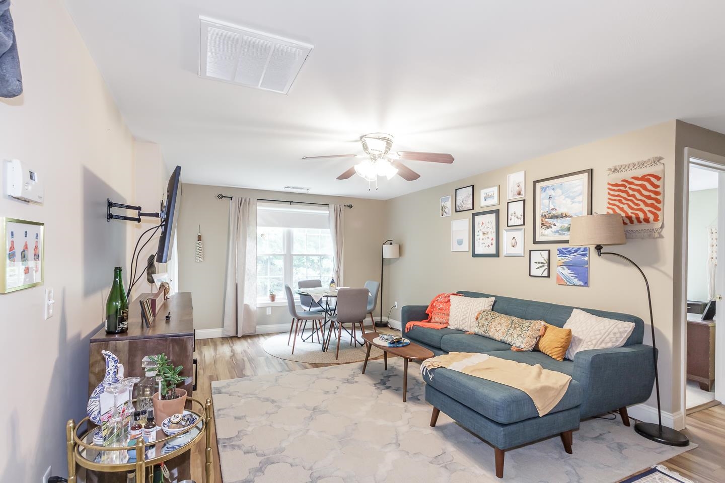 Londonderry, New Hampshire 03053, United States, 2 Bedrooms Bedrooms, ,2 BathroomsBathrooms,Residential,Pending,153250