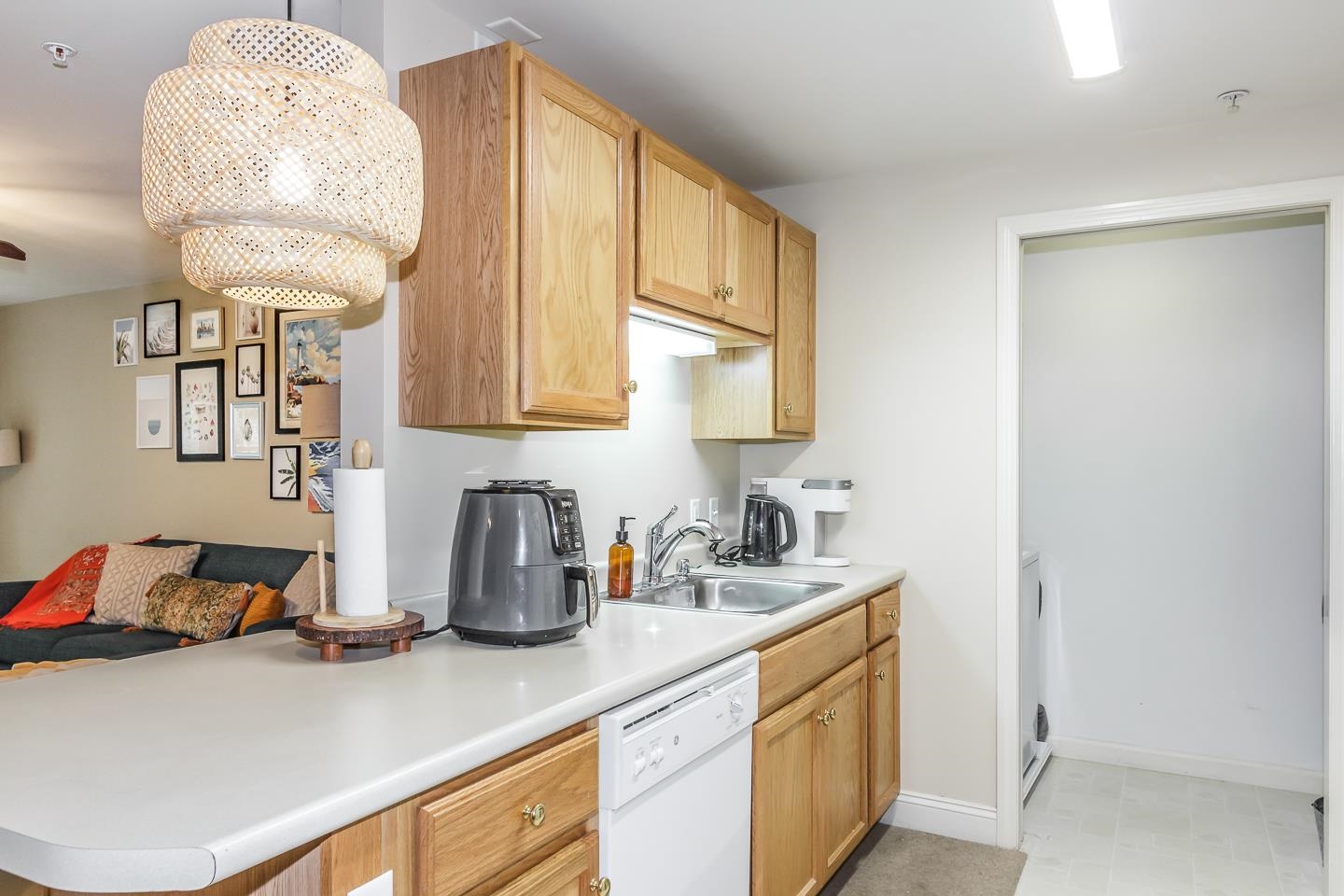 Londonderry, New Hampshire 03053, United States, 2 Bedrooms Bedrooms, ,2 BathroomsBathrooms,Residential,Pending,153250