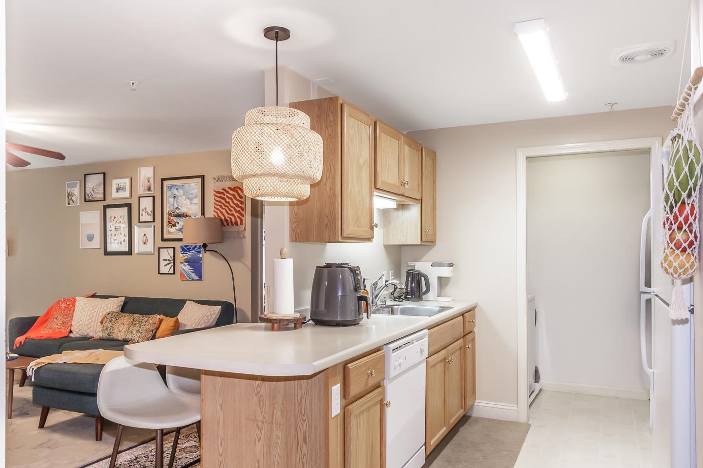 Londonderry, New Hampshire 03053, United States, 2 Bedrooms Bedrooms, ,2 BathroomsBathrooms,Residential,Pending,153250