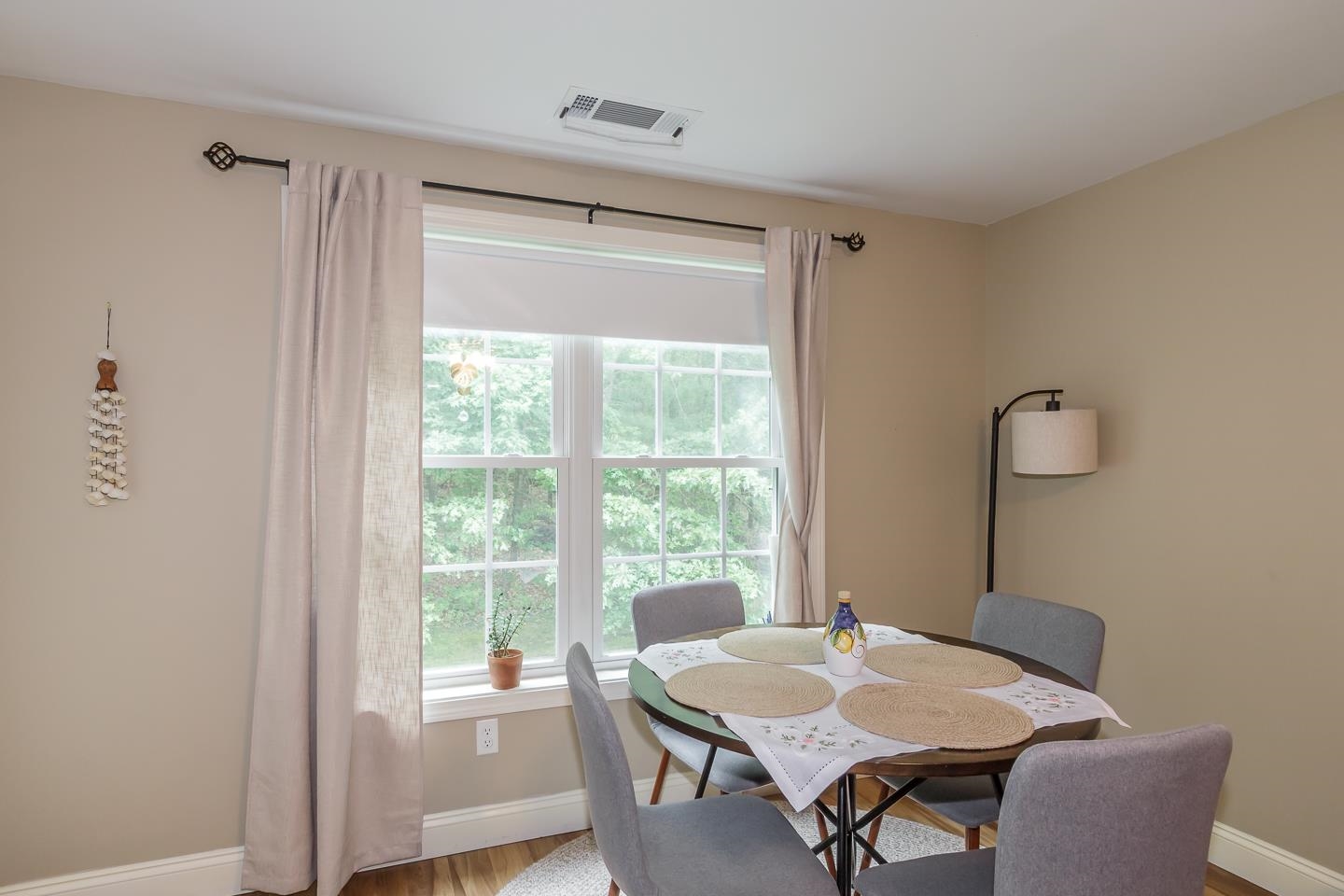 Londonderry, New Hampshire 03053, United States, 2 Bedrooms Bedrooms, ,2 BathroomsBathrooms,Residential,Pending,153250