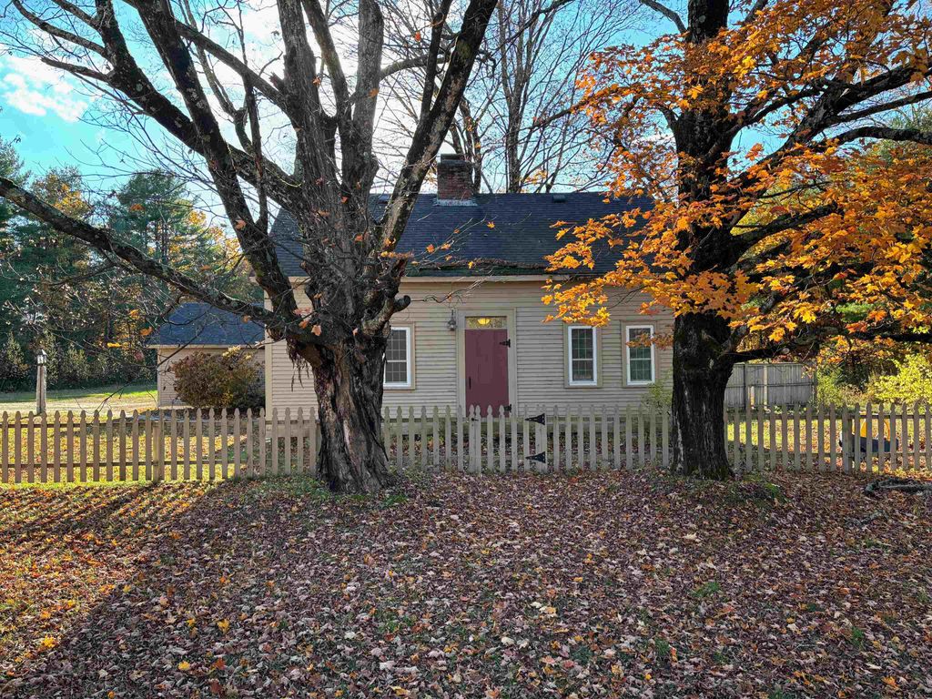 Photo of 6 Hartshorn Lane, Warner, NH 03278 (MLS # 5066909)