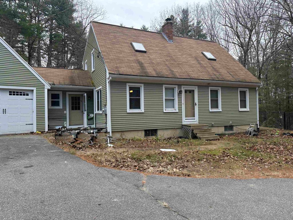 Photo of 61 Beaver Pond Road, Weare, NH 03281 (MLS # 5084054)
