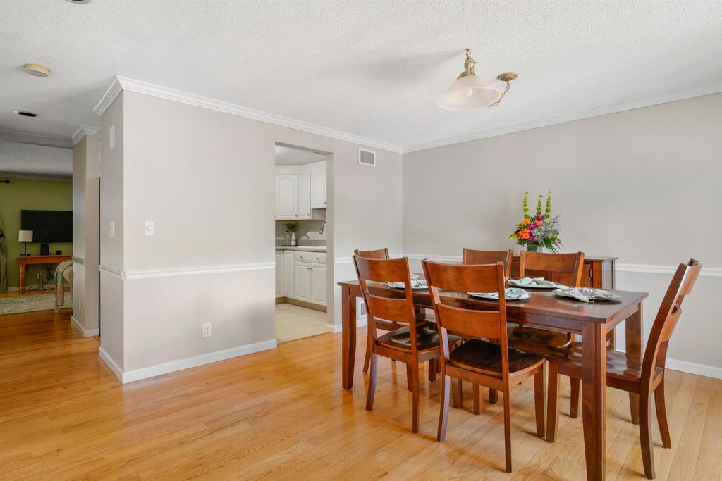 Photo of 34 Briston Court, Bedford, NH 03110 (MLS # 5060209)