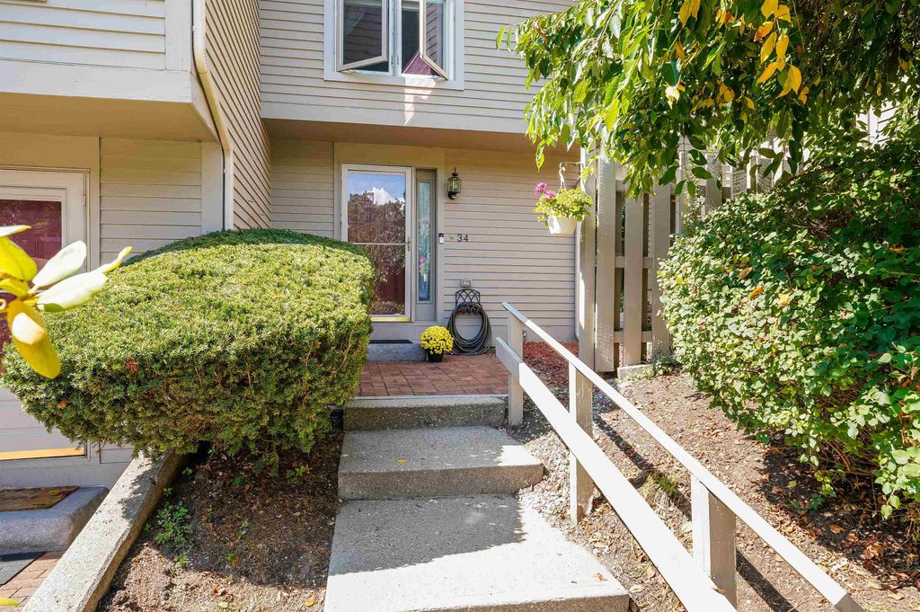 Photo of 34 Briston Court, Bedford, NH 03110 (MLS # 5060209)