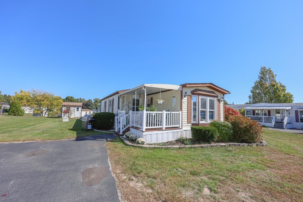 Photo of 5 Monadnock Drive, Rochester, NH 03867 (MLS # 5064990)