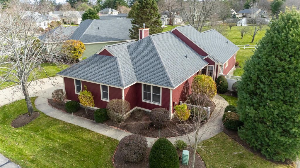 Photo of 20 Pebble Beach Drive #22-89-20, Bedford, NH 03110 (MLS # 5070853)