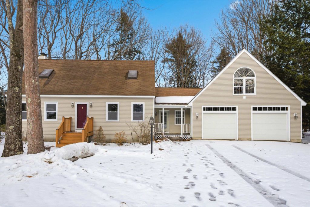 Photo of 35 Peterson Circle, Concord, NH 03303 (MLS # 5074432)