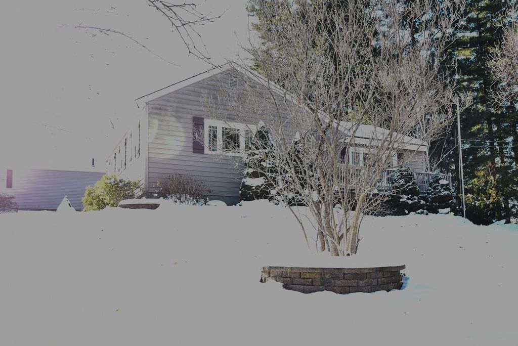 Photo of 885 Bridge Street, Manchester, NH 03104 (MLS # 5071871)