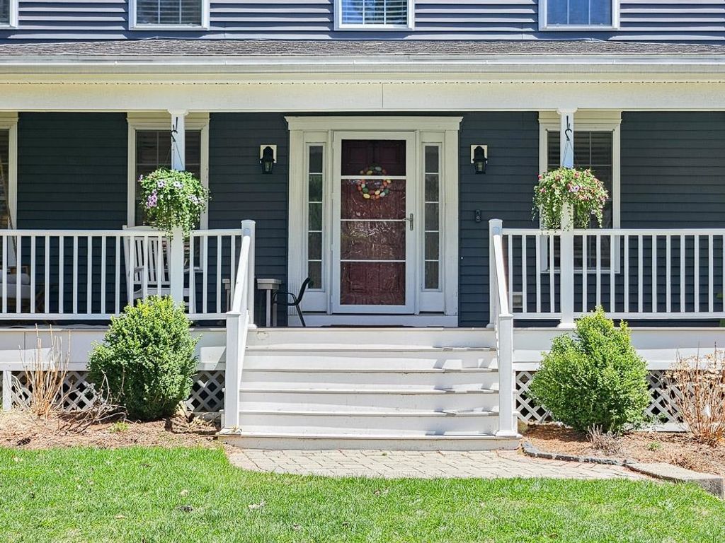 Photo of 10 Knowles Way, Northwood, NH 03261 (MLS # 5085871)