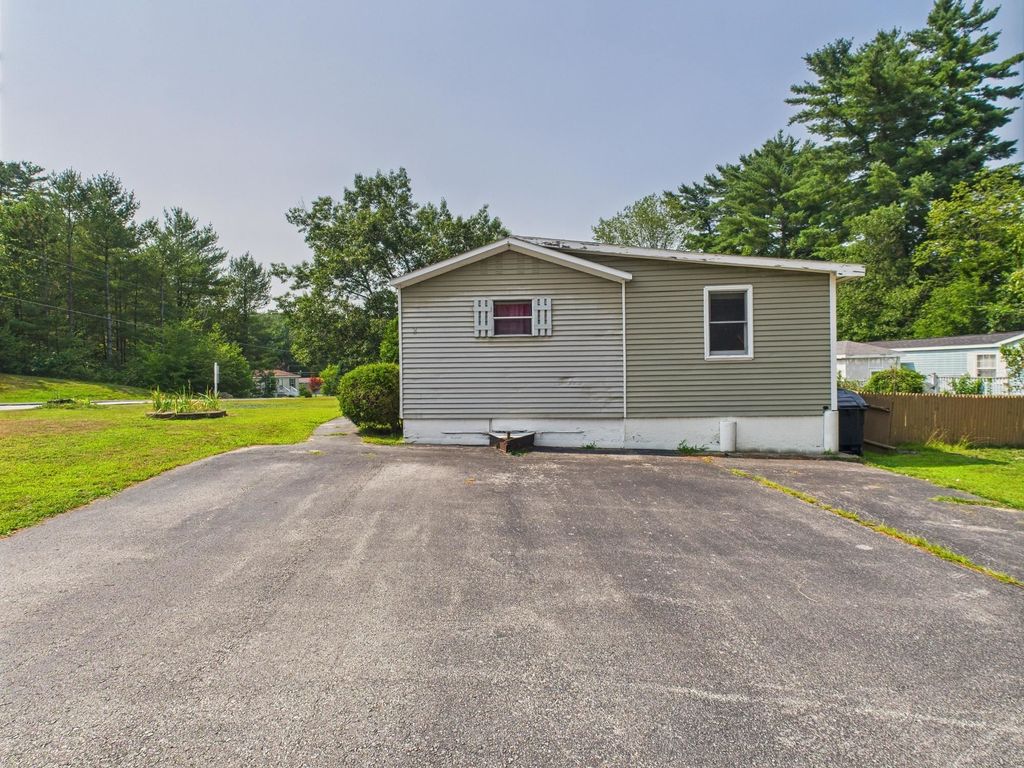 Photo of 2 Cheryl Drive, Allenstown, NH 03275 (MLS # 5055089)