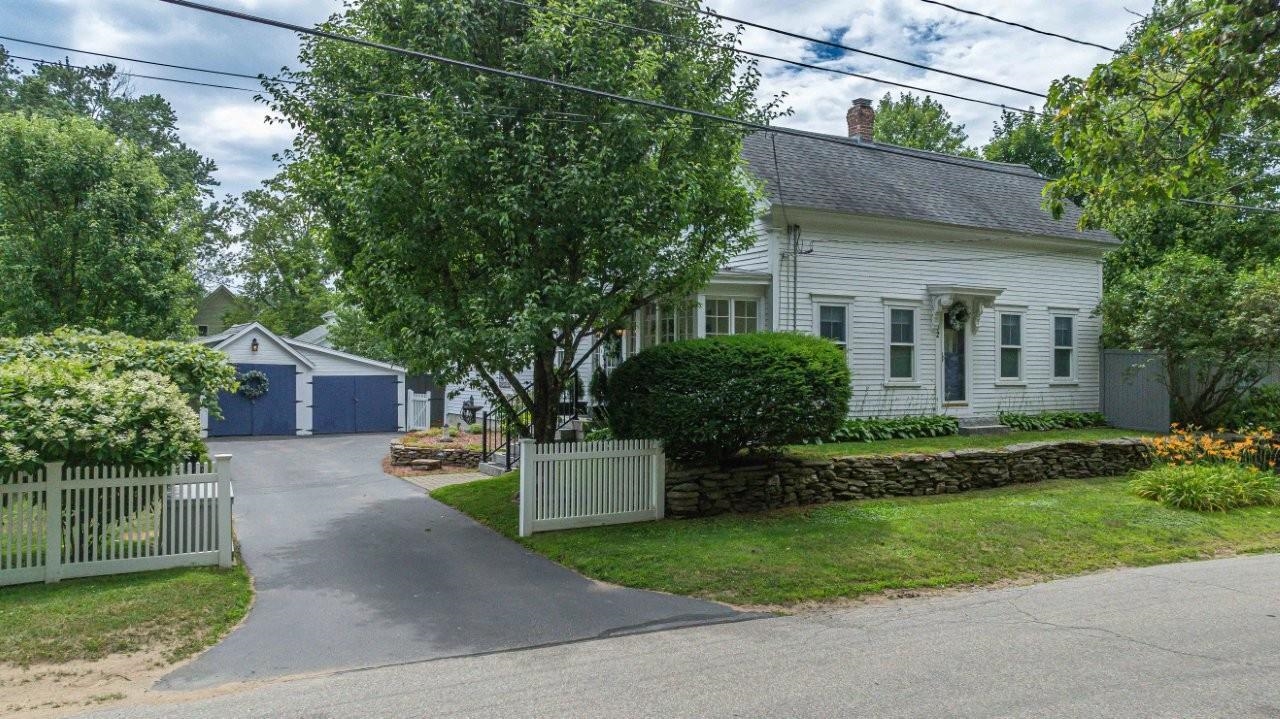 32 River Road