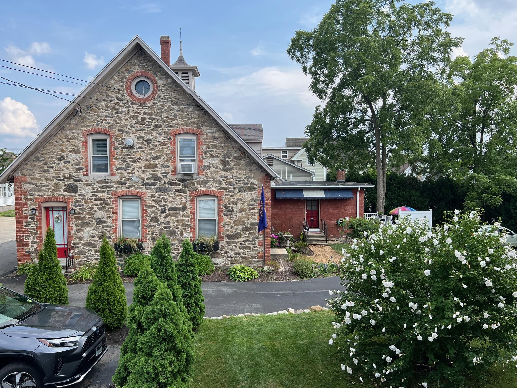 Manchester, New Hampshire 03104, United States, 4 Bedrooms Bedrooms, ,3 BathroomsBathrooms,Residential,Active,120773