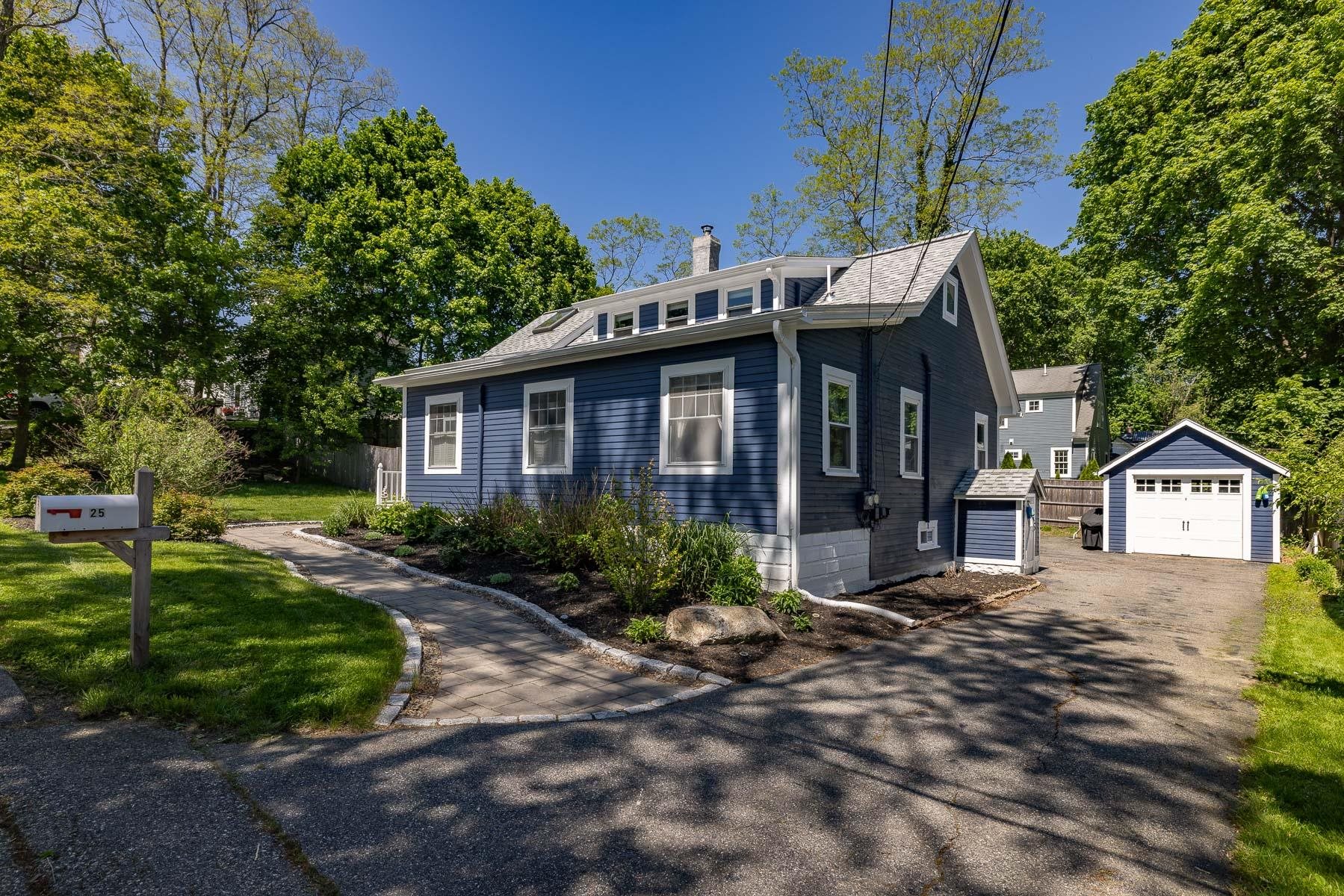 25 Woodworth Avenue
