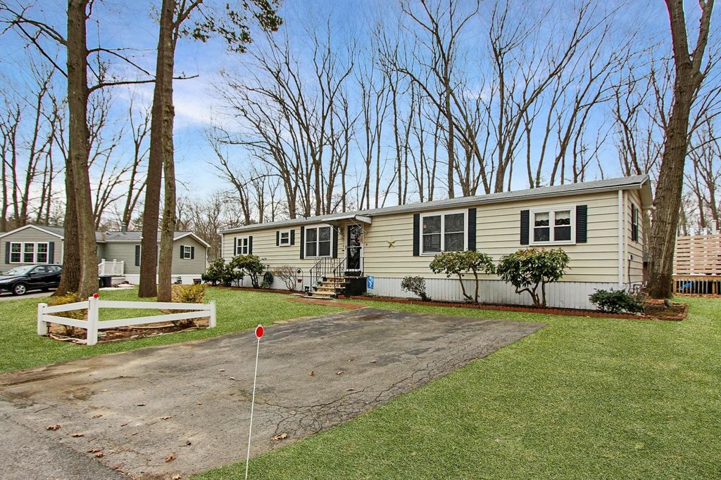 Photo of 71 Cynthia Circle, Seabrook, NH 03874 (MLS # 5080146)