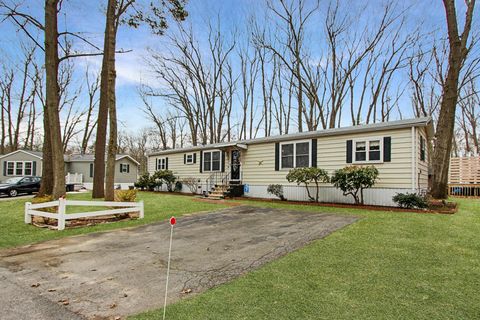 71 Cynthia Circle Seabrook NH 03874