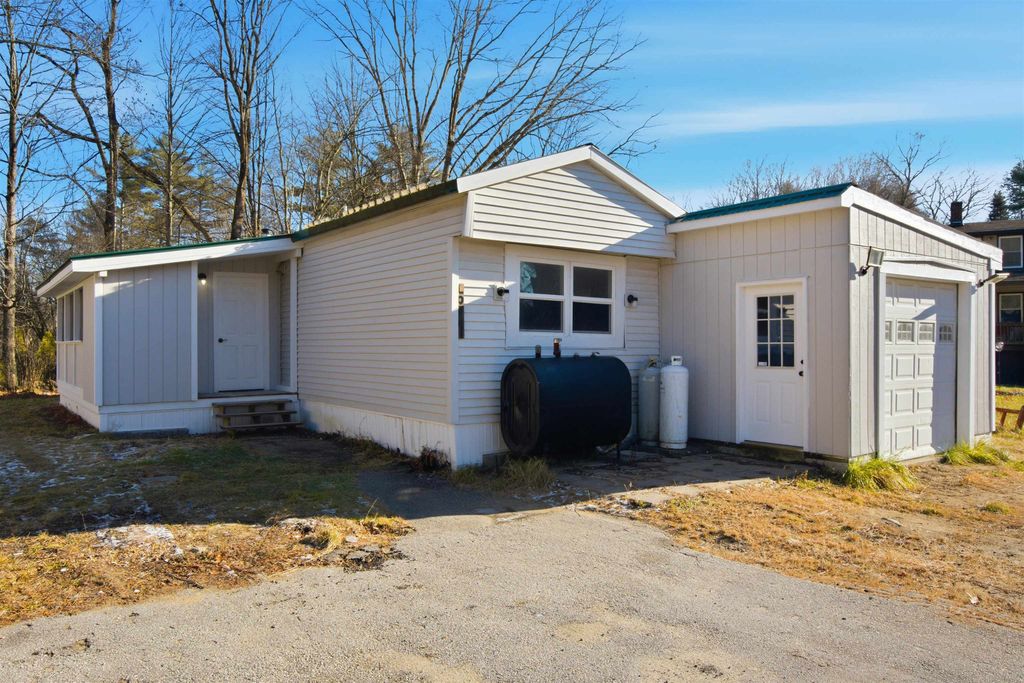 Photo of 174 South Stark Highway #1, Weare, NH 03281 (MLS # 5071059)