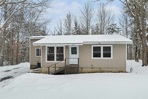 Photo of 25 Cofran Avenue, Northfield, NH 03276 (MLS # 5074615)