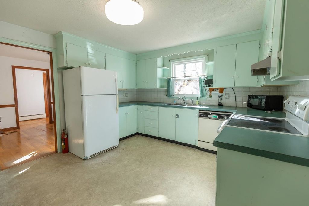 Photo of 23 Currier Avenue, Peterborough, NH 03458 (MLS # 5067602)