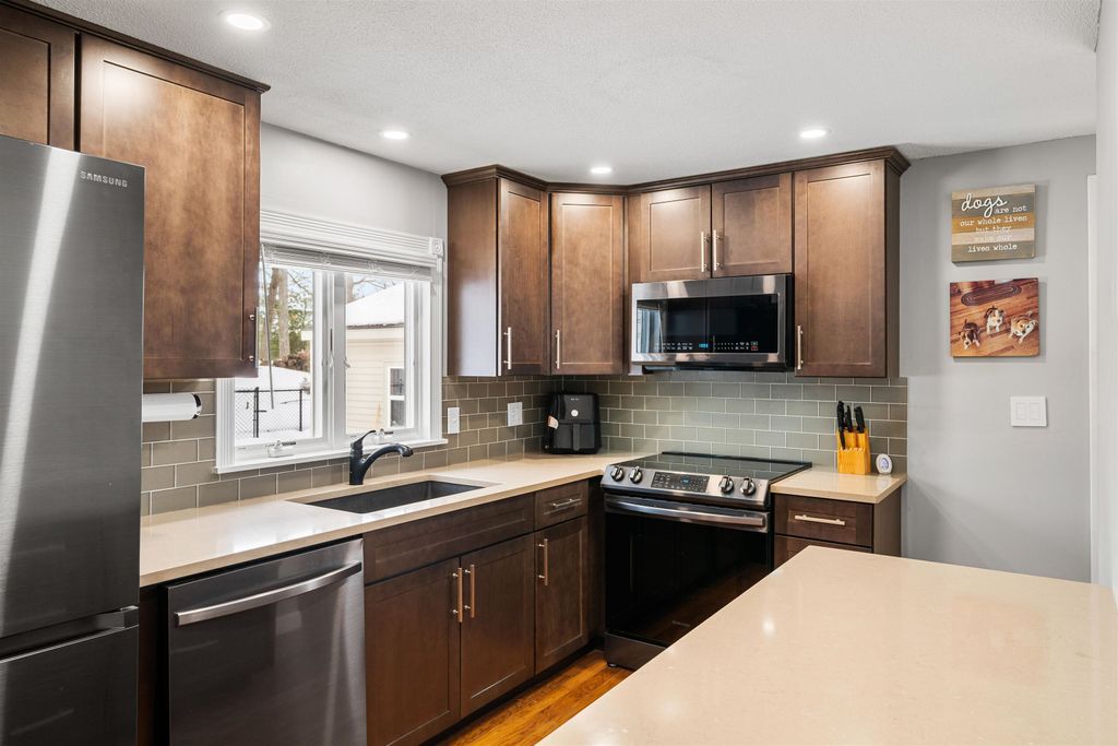 Photo of 25 Carol Avenue, Salem, NH 03079 (MLS # 5077020)