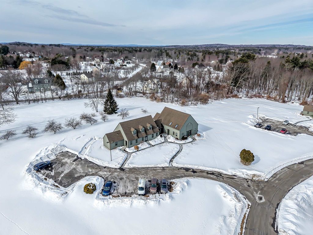 Photo of 35 Montrose Drive, Stratham, NH 03885 (MLS # 5076551)