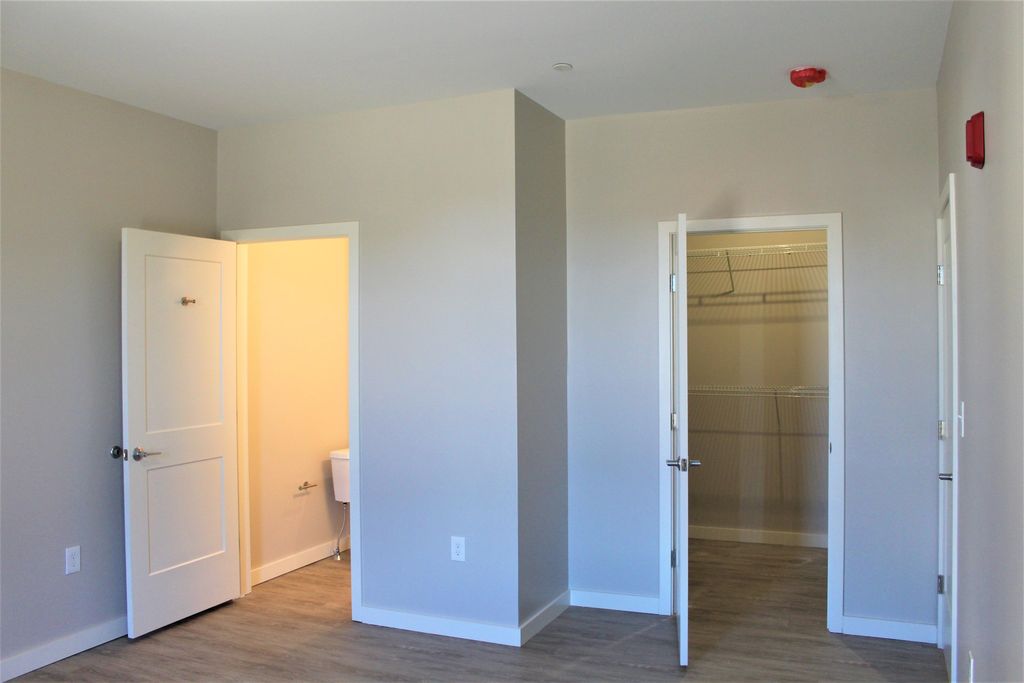 Photo of 540 Chestnut Street #8, Manchester, NH 03104 (MLS # 5066094)