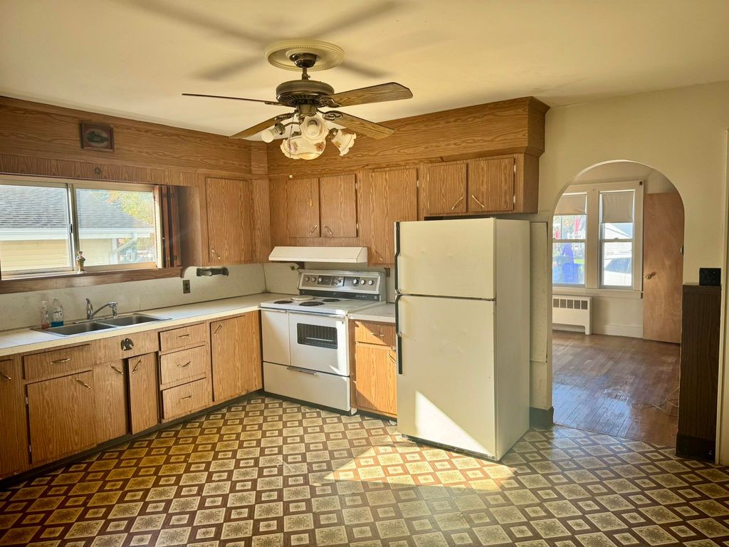 Photo of 99 Becker Street, Manchester, NH 03102 (MLS # 5067432)