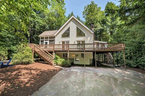 Photo of 62 Spitzen Street, Moultonborough, NH 03254 (MLS # 5081029)
