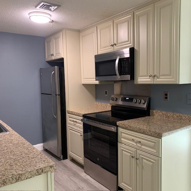 512 Abbott Farm Lane