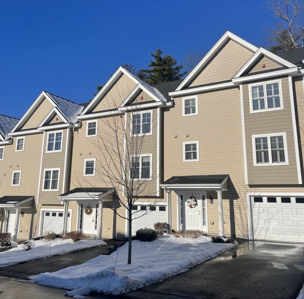 Photo of 163 Woodview Way #2, Manchester, NH 03102 (MLS # 5063974)