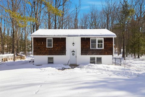 Photo of 10 Woodlawn Avenue, Northfield, NH 03276 (MLS # 5075779)