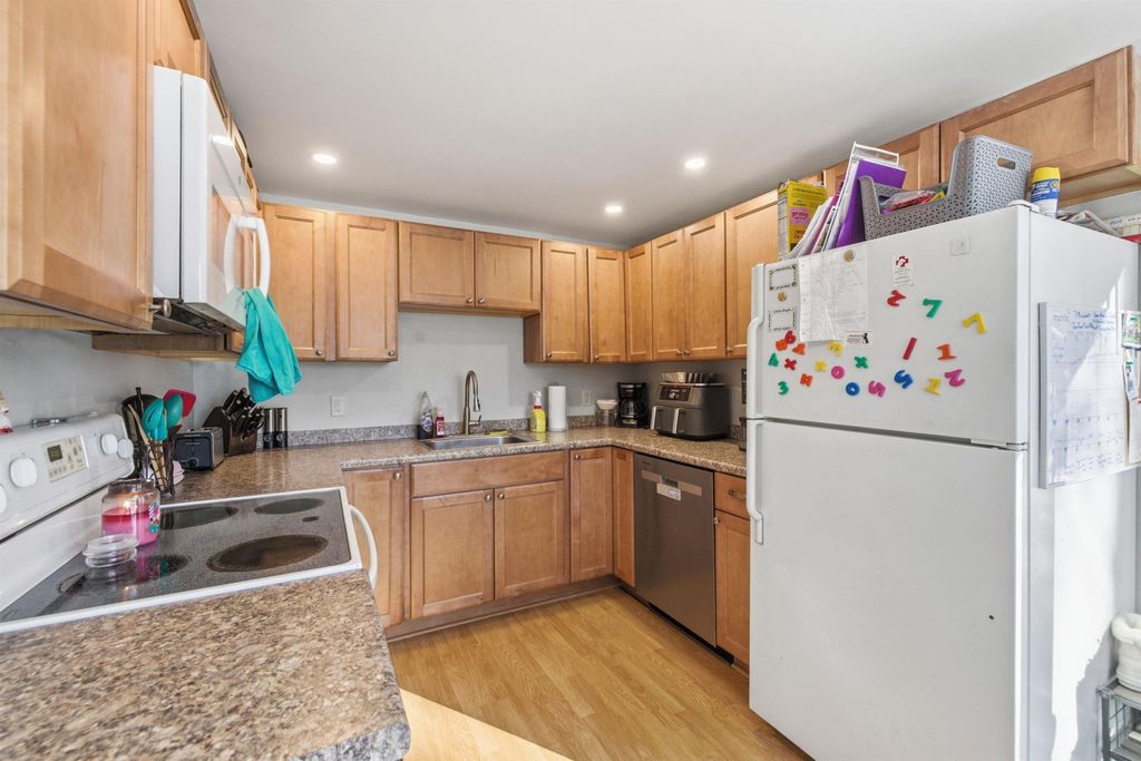 Photo of 10 Woodlawn Avenue, Northfield, NH 03276 (MLS # 5075779)