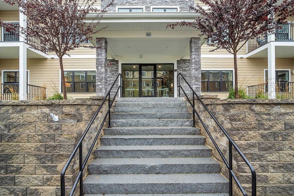 Photo of 55 Pointe Place #304, Dover, NH 03820 (MLS # 5064947)