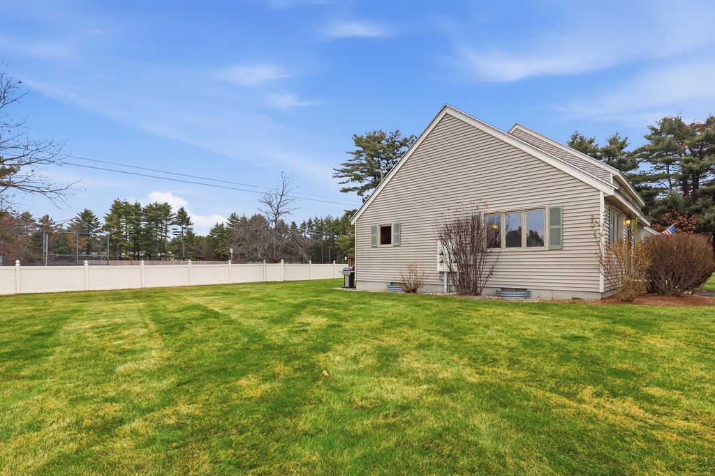 Photo of 22 Eastmeadow Way, Manchester, NH 03109 (MLS # 5071030)